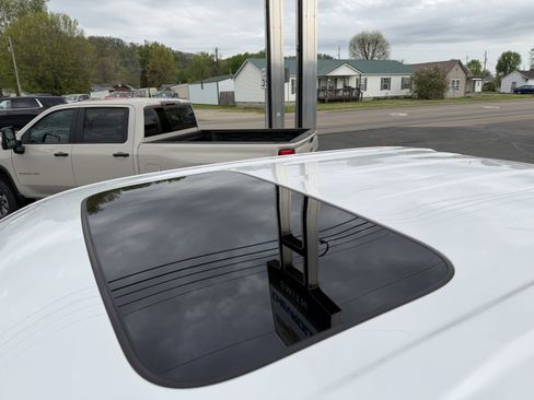 Used 2021 Chevrolet Silverado 1500 High Country w/ Technology Package image 13