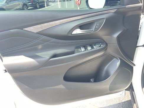 Used 2024 Buick Envista Sport Touring w/ Convenience I Package FWD image 19