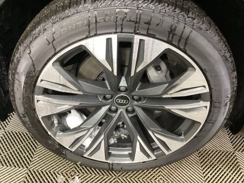 New 2026 Audi Q8 Prestige image 9