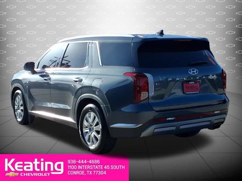 Used 2023 Hyundai Palisade SEL FWD image 2