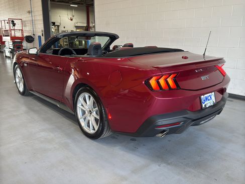 Used 2025 Ford Mustang GT Premium image 3