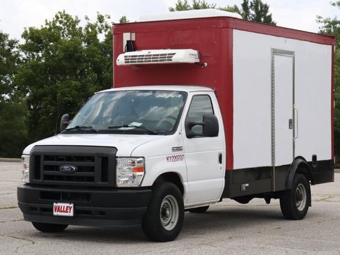 Used 2024 Ford E-350 and Econoline 350 Super Duty w/ Power Windows & Locks Group RWD image 5