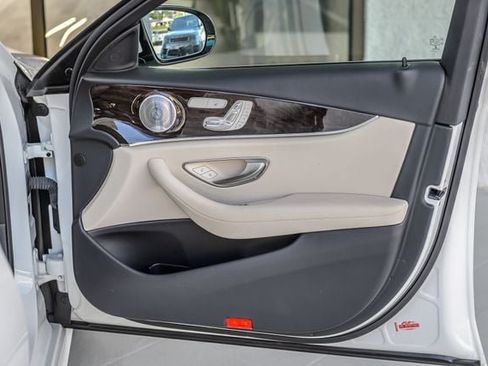 Used 2020 Mercedes-Benz E 350 4MATIC Sedan image 54