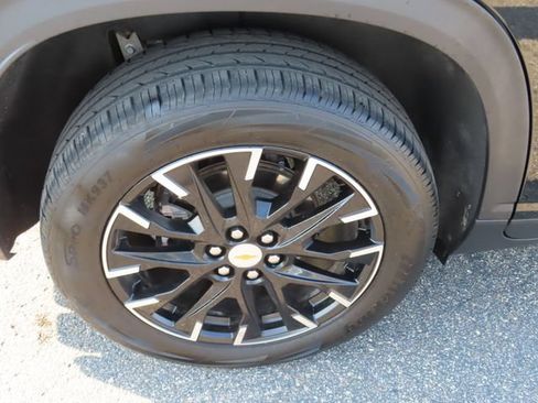 Used 2025 Chevrolet Traverse LT w/ Sun and Wheel Package AWD/4WD image 15