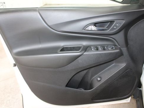 Used 2021 Chevrolet Equinox LT AWD/4WD image 17