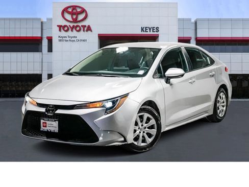 Certified 2021 Toyota Corolla LE image 1
