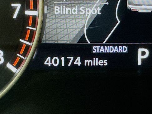 Used 2025 Nissan Pathfinder SL FWD image 19