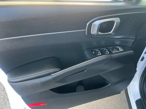 Used 2021 Kia Sorento S w/ Panoramic Sunroof Package AWD/4WD image 7