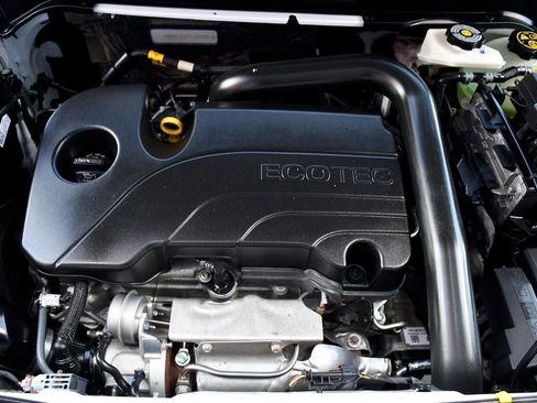 Used 2023 GMC Terrain SLE w/ Driver Convenience Package image 18