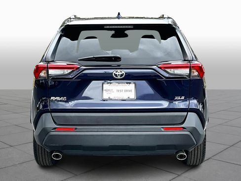 Used 2021 Toyota RAV4 XLE w/ Convenience Package image 5