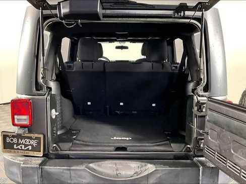 Used 2017 Jeep Wrangler Unlimited Sport AWD/4WD image 27