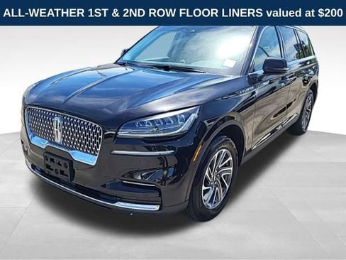 Used 2023 Lincoln Aviator AWD image 3