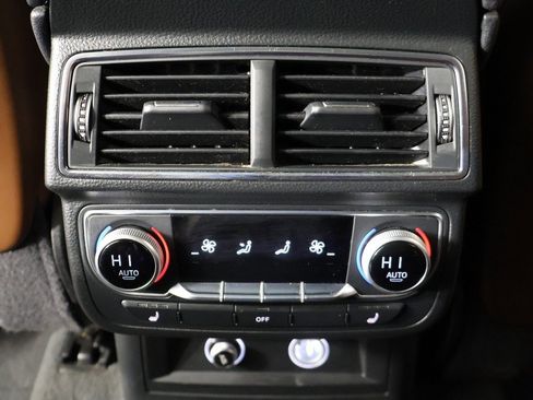 Used 2018 Audi Q7 3.0T Prestige image 65