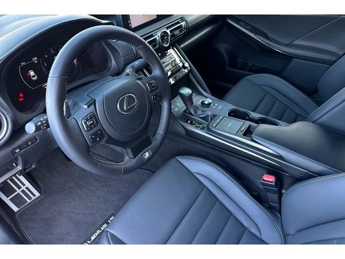 Used 2022 Lexus IS 350 F Sport image 10