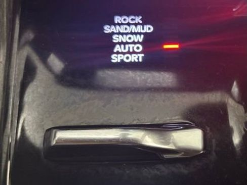 Used 2022 Jeep Wagoneer Series III w/ Rear Seat Video Group 1 AWD/4WD image 39