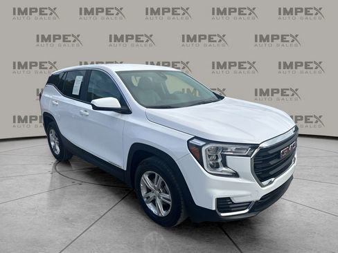 Used 2024 GMC Terrain SLE image 7