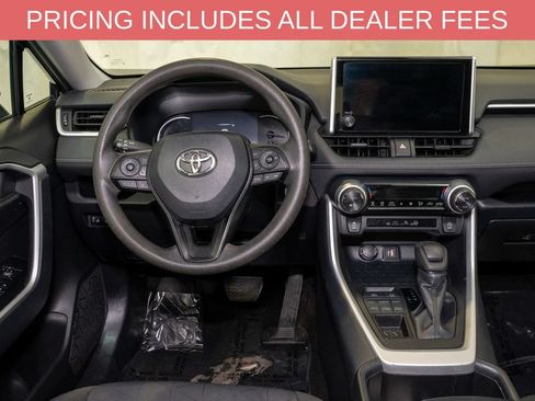 Used 2025 Toyota RAV4 XLE AWD/4WD image 6
