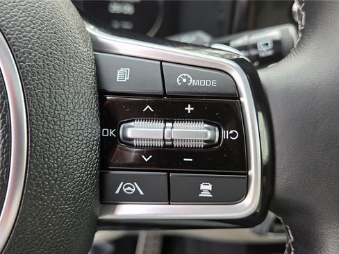 Certified 2023 Kia Sorento SX Prestige w/ Panoramic Sunroof Package AWD/4WD image 20