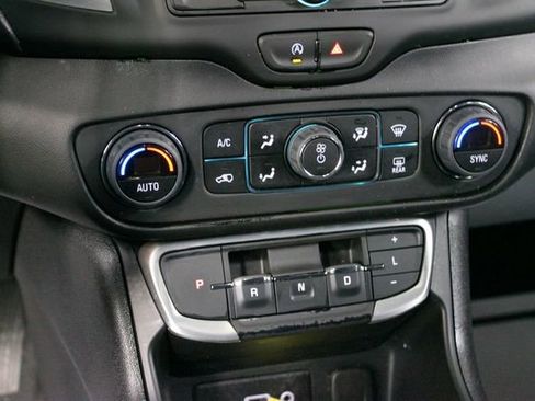 Used 2023 GMC Terrain SLE w/ Driver Convenience Package FWD image 19