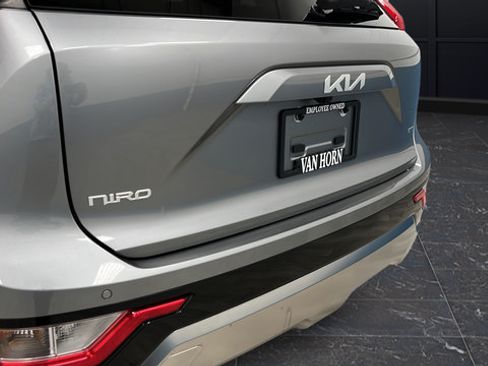 Used 2024 Kia Niro EX Touring FWD image 38