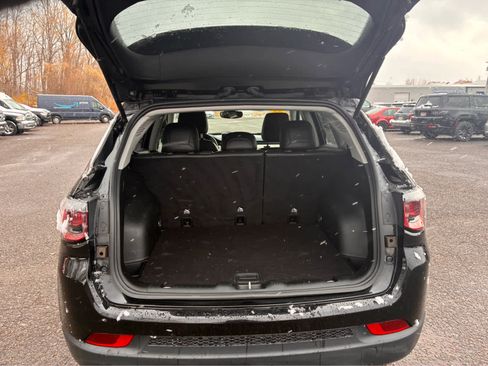 Used 2022 Jeep Compass Limited image 10