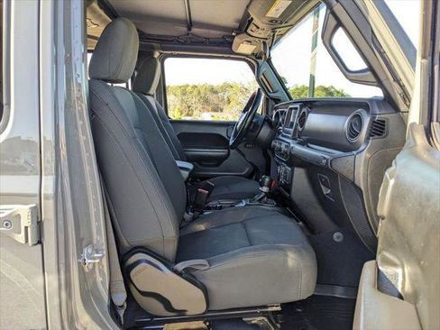 Certified 2022 Jeep Gladiator Willys image 50