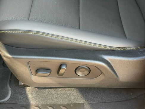 Used 2024 Chevrolet Colorado ZR2 w/ ZR2 Convenience Package III AWD/4WD image 11