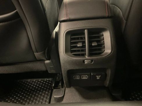 Used 2021 Jeep Cherokee Trailhawk AWD/4WD image 36