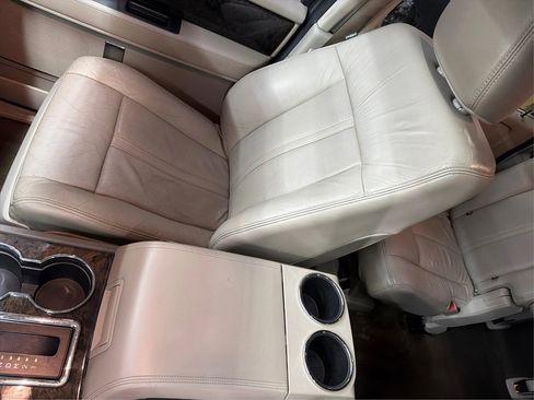 Used 2016 Lincoln Navigator L Select image 36