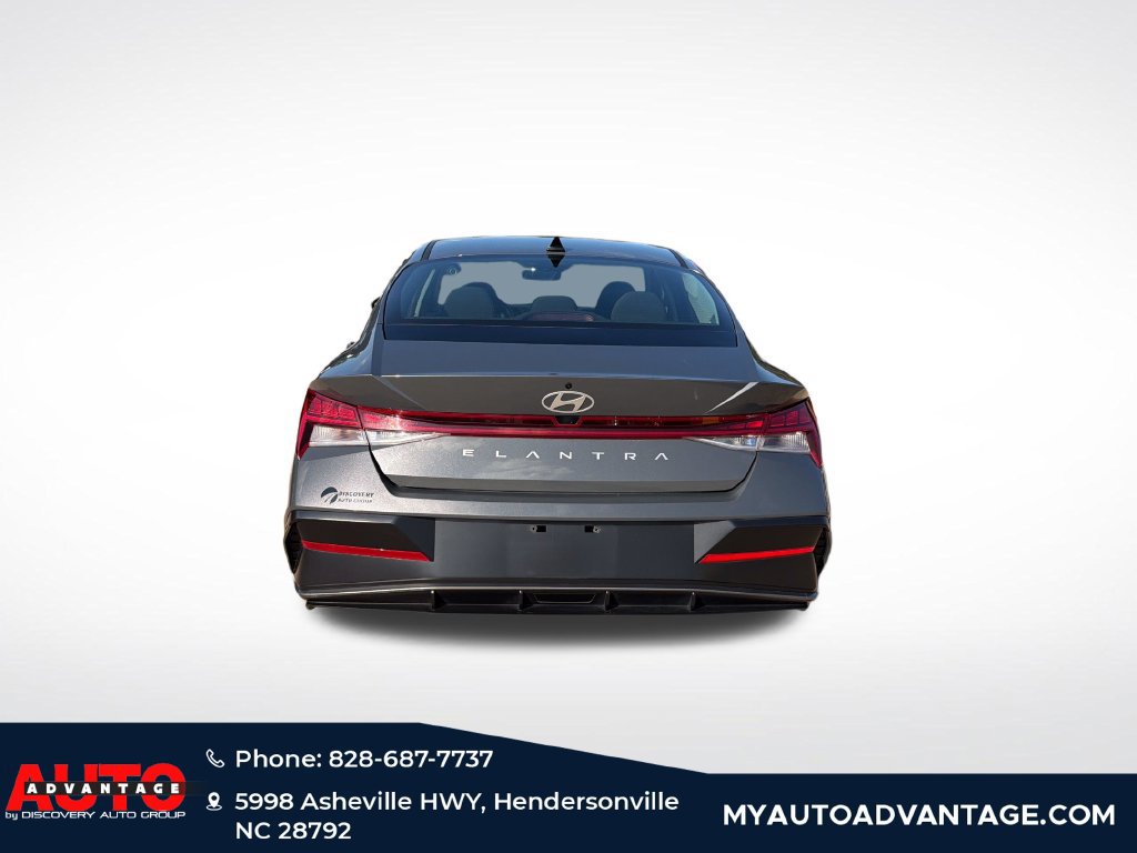 Used 2025 Hyundai Elantra SEL FWD image 6