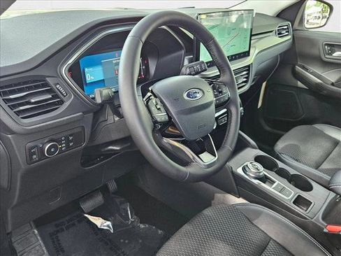 New 2025 Ford Escape SE FWD image 3