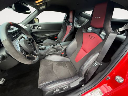 Used 2024 Nissan Z NISMO w/ Floor Mat Package image 10