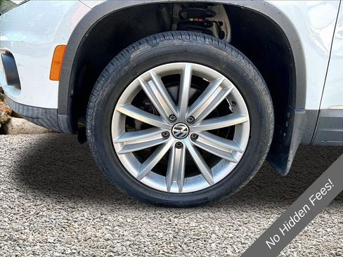 Used 2015 Volkswagen Tiguan SE AWD/4WD image 9