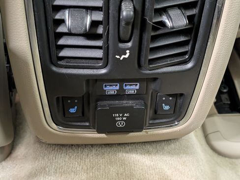 Used 2015 Jeep Grand Cherokee Overland image 29