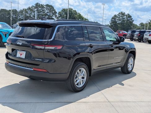 New 2026 Jeep Grand Cherokee L Laredo RWD image 5