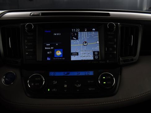 Used 2018 Toyota RAV4 XLE image 33