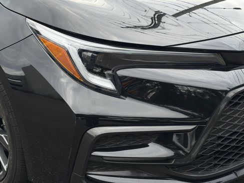 Used 2025 Toyota Corolla SE FWD image 9