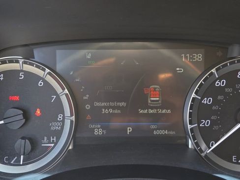 Used 2023 Toyota Highlander L image 22