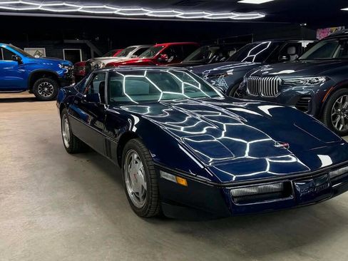 Used 1989 Chevrolet Corvette Coupe RWD image 3