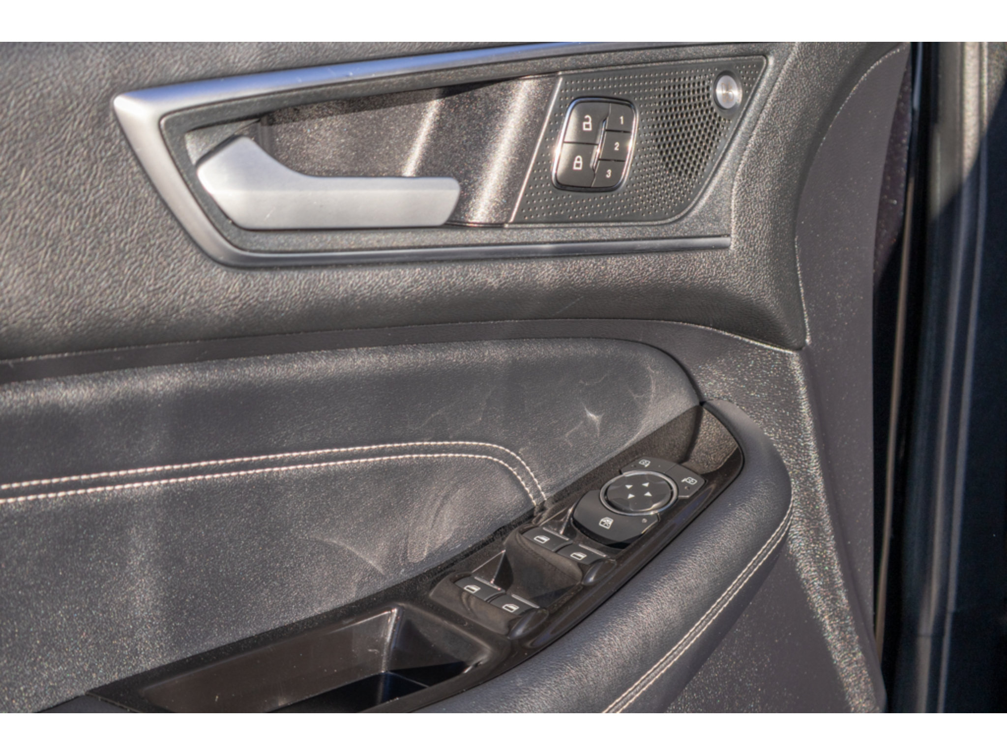 Used 2019 Ford Edge Titanium w/ Equipment Group 301A FWD image 19