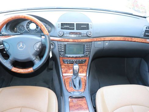 Used 2006 Mercedes-Benz E 500 4MATIC Wagon image 15