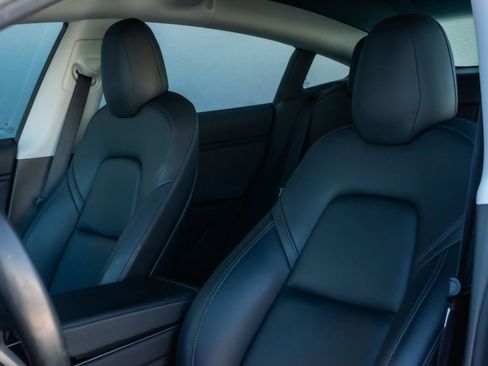 Used 2018 Tesla Model 3 Long Range image 11