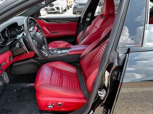 Used 2022 Maserati Quattroporte Trofeo image 36