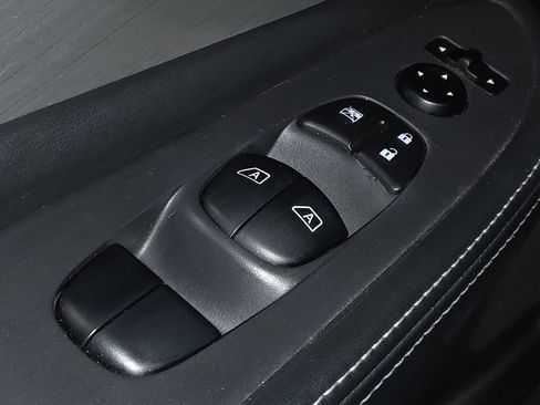 Used 2017 Nissan Murano S w/ Navigation Package image 27