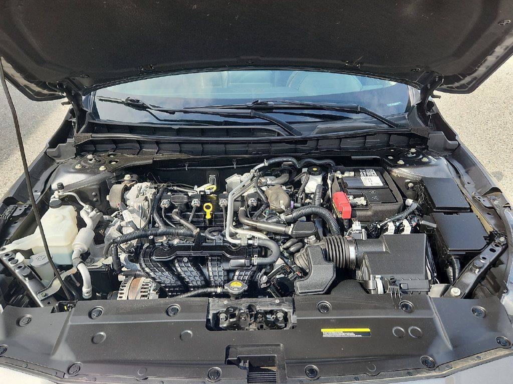 Used 2023 Nissan Altima 2.5 SR FWD image 21