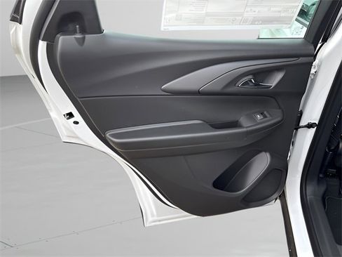 Used 2026 Chevrolet TrailBlazer LS image 17