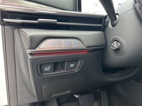 Certified 2025 Genesis GV80 2.5T Advanced AWD/4WD image 17