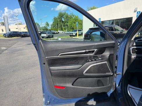 Certified 2023 Kia Telluride S w/ S Sunroof Package AWD/4WD image 27