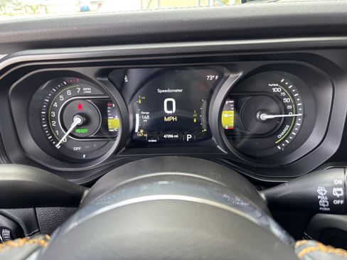 Used 2024 Jeep Wrangler Unlimited Sahara AWD/4WD image 16