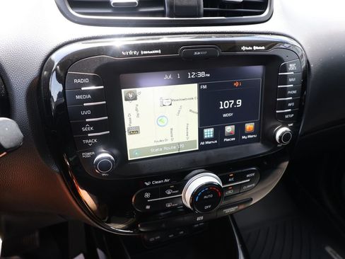 Used 2015 Kia Soul + w/ Audio Package FWD image 19
